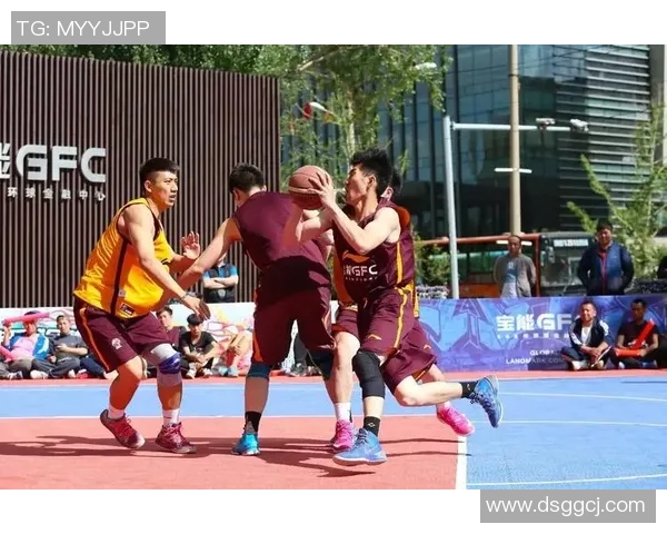 足球巨星街头对决挑战赛精彩纷呈实力较量谁能笑到最后